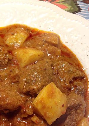 Una foto de Curry de cordero braseado (Rogani Gosht) - comida india