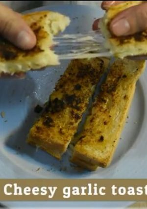 A picture of Cheesy garlic toast.