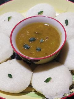 सूजी की इडली (Suji ki Idli recipe in hindi) रेसिपी मुख्य फोटो