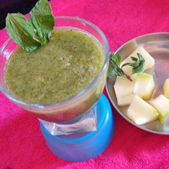 A picture of Mint muskmelon smoothie.