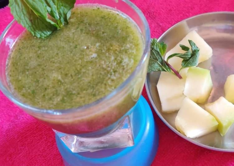 Mint muskmelon smoothie