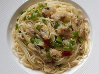 ผัดสปาเก็ตตี้เนื้อหอยลายพริกหวาน