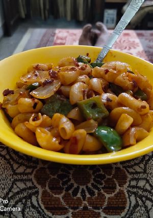 A picture of Schezwan pasta.
