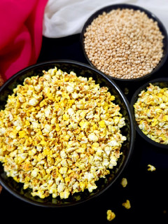 வெள்ளை சோளம் பாப்கார்ன் (jowar popcorn recipe in Tamil) செய்முறை முக்கிய புகைப்படம்