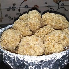 A picture of Till ke laddoo.