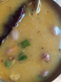 ગુજરાતી ખાટી મીઠી દાળ (Gujarati Khati Mithi Dal Recipe In Gujarati) રેસીપી મુખ્ય ફોટો