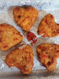 हार्ट शेप पोहा कटलेट (heart shape poha cutlet recipe in Hindi) रेसिपी मुख्य फोटो