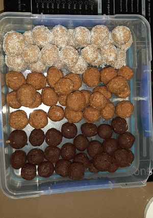 A picture of No Bake, Gluten Free Protein Balls.