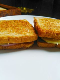 पनीर वेज सैंडविच (paneer veg sandwich recipe in hindi) रेसिपी मुख्य फोटो