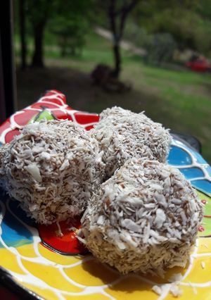 Una foto de Bombones de chocolate y coco