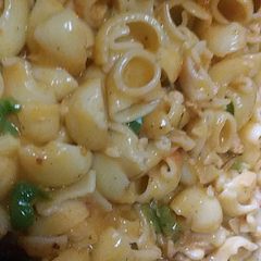 A picture of Chicken cheesy pasta.