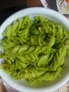 A picture of Green chutney pasta.