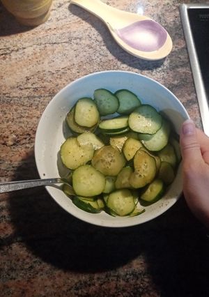A picture of Viral Salad with Cucumber!.