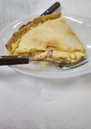 Una foto de Tarta muy rápida de jamón y choclo con 5 ingredientes