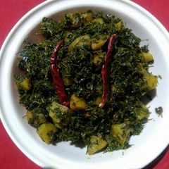 A picture of Methi aalu.