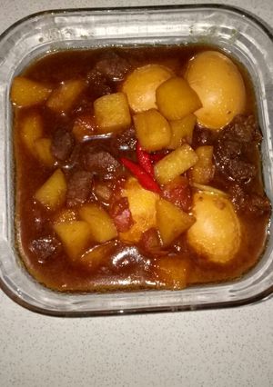 Foto resep Semur daging, kentang dan telur
