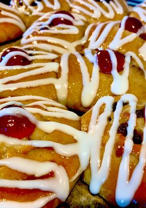 A picture of Sticky Iced Buns.