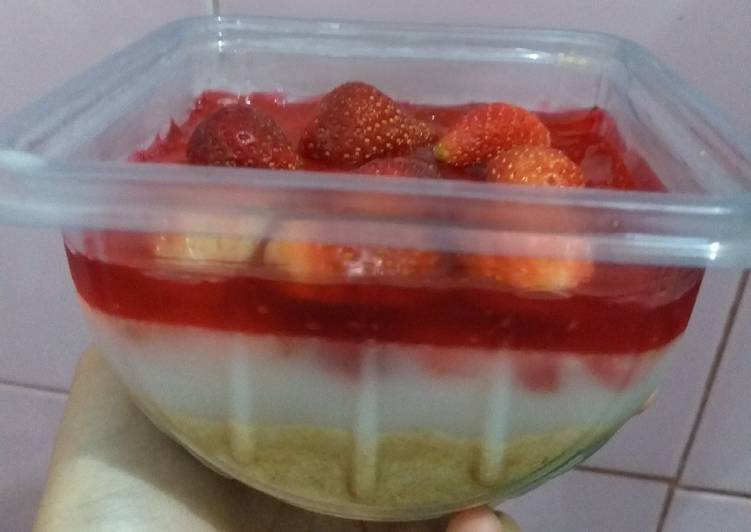 Strawberry Dessert Cup