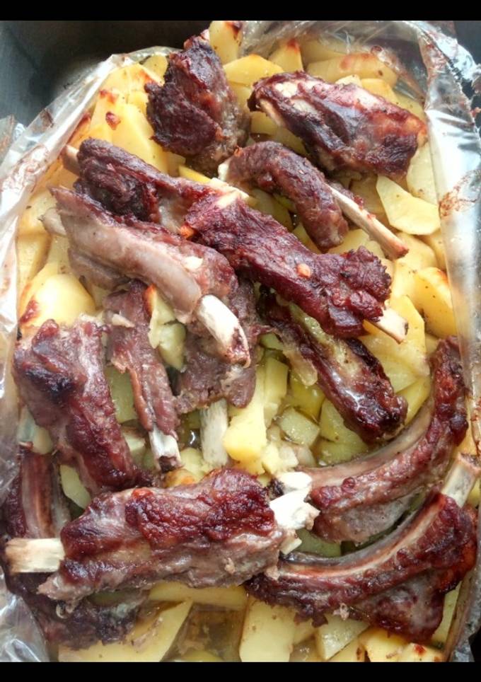 Картопля з ребрами в рукаві