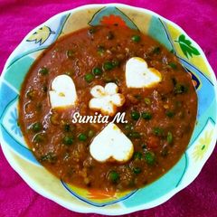 A picture of Lababdar-Matar-Paneer.