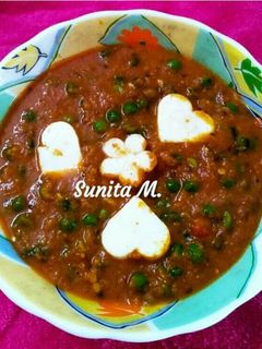 A picture of Lababdar-Matar-Paneer.