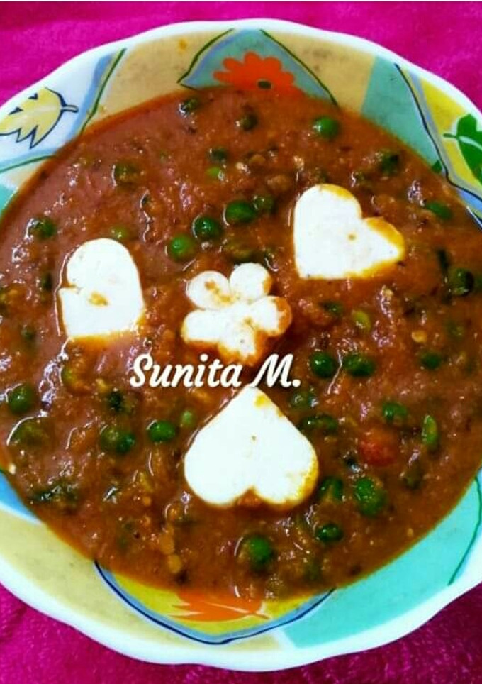 A picture of Lababdar-Matar-Paneer.