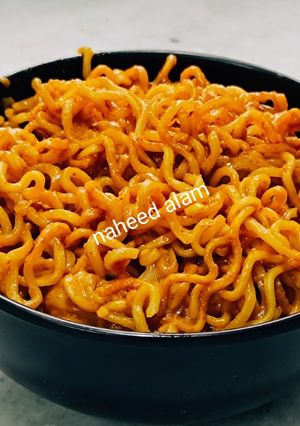 A picture of Garlic Cheesy Maggi.