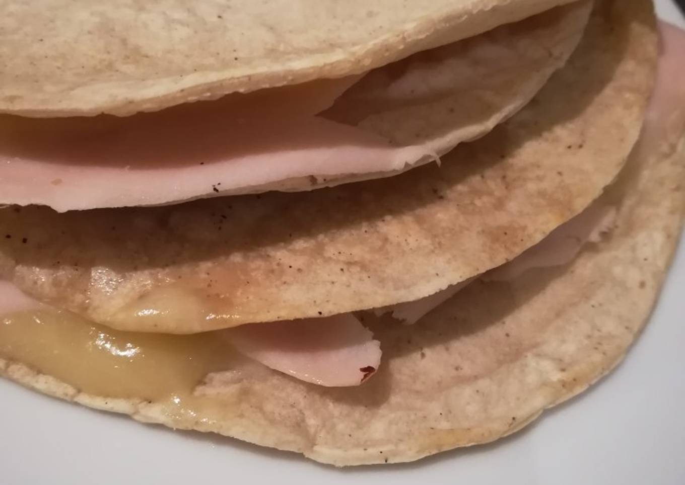 Cena, Quesadillas con tortilla de maíz