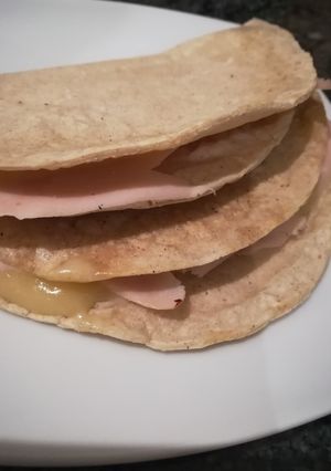Una foto de Cena, Quesadillas con tortilla de maíz