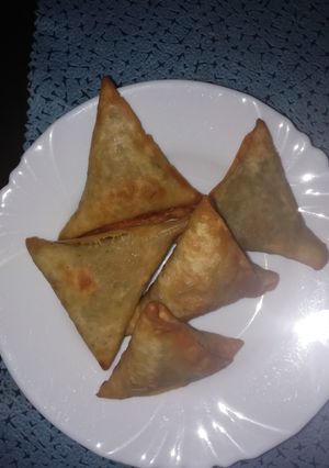 A picture of Beef samosas.