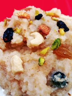रवा/सूजी का हलवा (Rava/ suji ka halwa recipe in Hindi) रेसिपी मुख्य फोटो