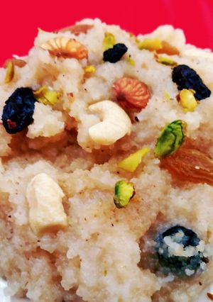 रवा/सूजी का हलवा (Rava/ suji ka halwa recipe in Hindi) रेसिपी मुख्य फोटो