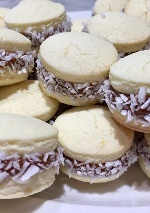 A picture of Norali’s Famous Alfajores.