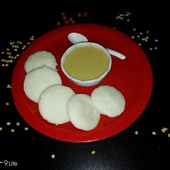 A picture of Rice idli.