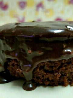 চকলেট ফ্রসটিং বেকড্ চকলেট কেক (chocolate frosting baked chocolate cake recie in Bengali) রেসিপির প্রধান ছবি