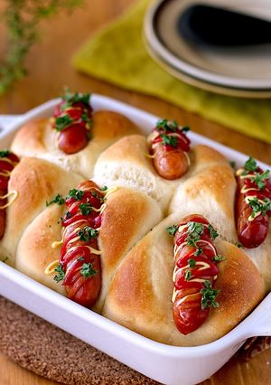 A picture of 5-Minute No-Knead Sausage Bread.