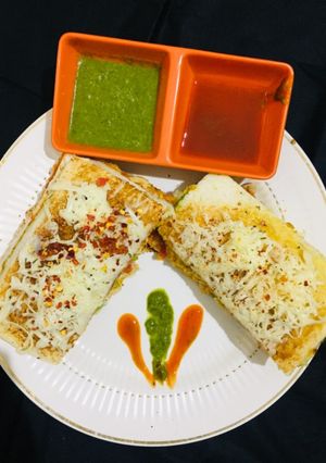 चीज़ वेजीज़ सैंड्विच (Cheese Veggies sandwich recipe in Hindi) रेसिपी मुख्य फोटो