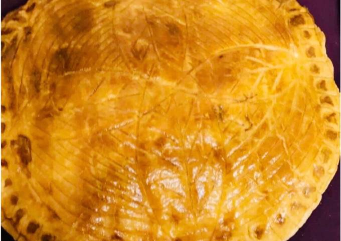 Guide to Make GALETTE DES ROIS À LA CRÈME D’AMANDE