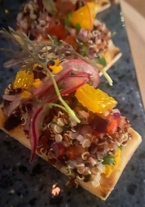Una foto de Hummus tico de Pejibaye
