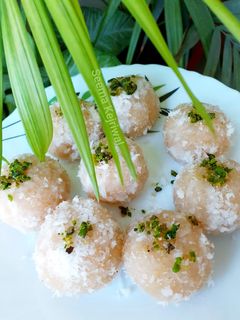 नारियल मावा लड्डू (nariyal mawa ladoo recipe in Hindi) रेसिपी मुख्य फोटो