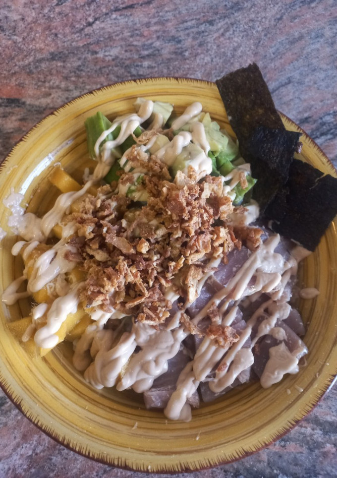 Una foto de Poke bowl de atún 🍚
