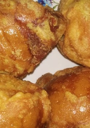 A picture of Vada pav.