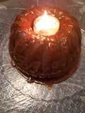 Dattelkuchen mit Karamellsoße
