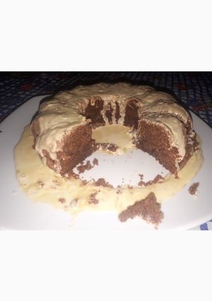 Una foto de Budín de chocolate con glacé de vainilla