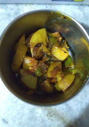 A picture of Tasty capsicum potato 😋😋😋.