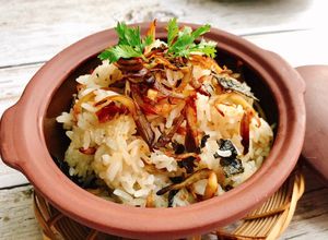 Hình của món Cơm chiên nấm rong biển (cơm chiên cá mặn chay).