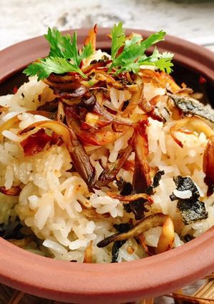 Hình của món Cơm chiên nấm rong biển (cơm chiên cá mặn chay).