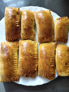 A picture of Apple Bread.