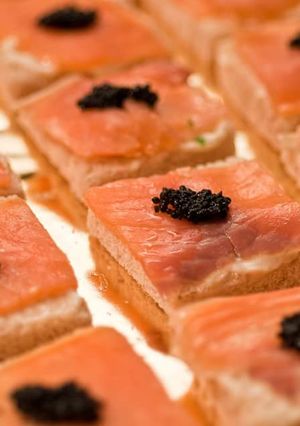Una foto de Canapés de salmón