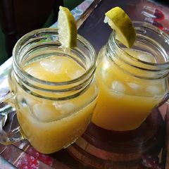 A picture of Mango lemonade.